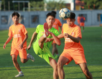 Ghi ba bàn trong 7 phút cuối, trường Tự Lập vỡ òa đi tiếp