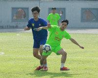 Thầy trò trường Marie Curie LB ăn mừng cảm xúc khi lần đầu vào top 32