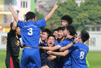 Thầy trò trường Marie Curie LB ăn mừng cảm xúc khi lần đầu vào top 32