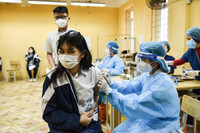 Xem học sinh lớp 12 Hà Nội phấn khởi khi được tiêm vaccine Pfizer phòng Covid-19 
