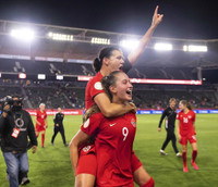 Cận cảnh vẻ đẹp nữ cầu thủ PSG bạn gái của Alphonso Davies