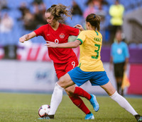 Cận cảnh vẻ đẹp nữ cầu thủ PSG bạn gái của Alphonso Davies