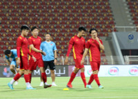 [ẢNH] Tuyển Việt Nam làm quen mặt sân 'may mắn', sẵn sàng đấu Oman