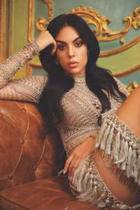 Bạn gái Ronaldo đẹp cuốn hút trên tạp chí