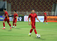 [ẢNH] Tuyển Việt Nam làm quen mặt sân 'may mắn', sẵn sàng đấu Oman