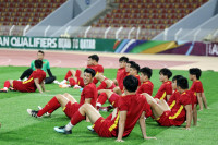 [ẢNH] Tuyển Việt Nam làm quen mặt sân 'may mắn', sẵn sàng đấu Oman