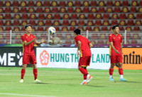 [ẢNH] Tuyển Việt Nam làm quen mặt sân 'may mắn', sẵn sàng đấu Oman