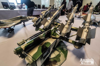 [ẢNH] Cận cảnh những khí tài quân sự khủng mang theo bao ký ức hào hùng ở Hà Nội