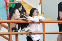 Muôn vẻ đáng yêu của fan nữ bóng đá học sinh Hà Nội