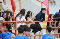 Muôn vẻ đáng yêu của fan nữ bóng đá học sinh Hà Nội