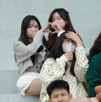 Muôn vẻ đáng yêu của fan nữ bóng đá học sinh Hà Nội