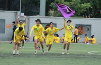 Chùm ảnh loạt trận 8h30 sáng 22-10