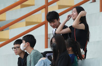 Muôn vẻ đáng yêu của fan nữ bóng đá học sinh Hà Nội