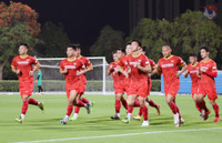 [ẢNH] ĐT Việt Nam mướt mồ hôi trong buổi tập đầu tiên ở UAE