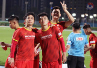 [ẢNH] ĐT Việt Nam mướt mồ hôi trong buổi tập đầu tiên ở UAE