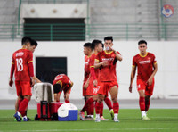 [ẢNH] ĐT Việt Nam mướt mồ hôi trong buổi tập đầu tiên ở UAE