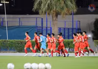 [ẢNH] ĐT Việt Nam mướt mồ hôi trong buổi tập đầu tiên ở UAE