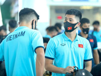 [ẢNH] ĐT Việt Nam phấn chấn lên chuyên cơ sang UAE