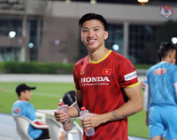 [ẢNH] ĐT Việt Nam mướt mồ hôi trong buổi tập đầu tiên ở UAE