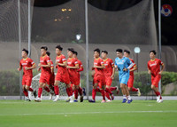 [ẢNH] ĐT Việt Nam mướt mồ hôi trong buổi tập đầu tiên ở UAE