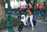 Cận cảnh xe đạp điện công cộng lần đầu có mặt và đang được trải nghiệm miễn phí ở Hà Nội