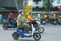 Cận cảnh xe đạp điện công cộng lần đầu có mặt và đang được trải nghiệm miễn phí ở Hà Nội