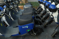 Cận cảnh xe đạp điện công cộng lần đầu có mặt và đang được trải nghiệm miễn phí ở Hà Nội