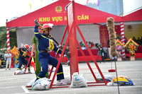 Xem Cảnh sát PCCC tranh tài thi tiếp sức cứu người và chữa cháy