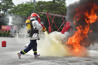 Xem Cảnh sát PCCC tranh tài thi tiếp sức cứu người và chữa cháy