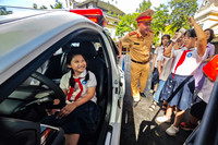 Học sinh Hà Nội thích thú trải nghiệm trang bị, khí tài của Công an Thủ đô bên hồ Gươm