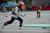 Xem Cảnh sát PCCC tranh tài thi tiếp sức cứu người và chữa cháy