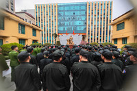 Trao tặng gần 1300 suất quà của Giám đốc CATP Hà Nội động viên cán bộ, chiến sỹ trực tết