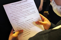 Thanh niên mang sớ đổ về Văn Miếu - Quốc Tử Giám cầu đỗ đạt, thành danh