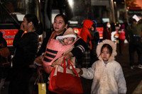 Cận cảnh “Hành trình Tết Công đoàn” đưa công nhân ở Hà Nội về quê đón Tết