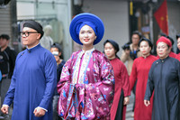 Ngắm thiếu nữ Hà thành mang Xuân về phố phường Thủ đô