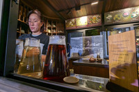 Độc đáo màn trình diễn giới thiệu loại trà trứ danh của Việt Nam ở Lễ hội sáng tạo Hà Nội 2023