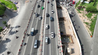 Nhìn từ flycam hai cầu vượt thép trăm tỷ ở nút Mai Dịch đang có nguy cơ chậm tiến độ 