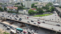 Nhìn từ flycam hai cầu vượt thép trăm tỷ ở nút Mai Dịch đang có nguy cơ chậm tiến độ 