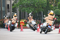 Xem nữ sinh Học viện Cảnh sát Nhân dân trổ tài lái xe phân khối lớn điệu nghệ