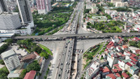 Nhìn từ flycam hai cầu vượt thép trăm tỷ ở nút Mai Dịch đang có nguy cơ chậm tiến độ 