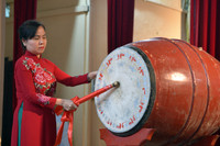 Nữ sinh trường Trần Phú Hà Nội vỡ òa cảm xúc trong ngày chia tay lớp 12