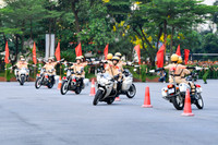 Xem nữ sinh Học viện Cảnh sát Nhân dân trổ tài lái xe phân khối lớn điệu nghệ