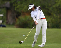 Những bóng hồng tỏa sáng ngày mở màn giải golf vô địch quốc gia