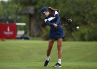 Những bóng hồng tỏa sáng ngày mở màn giải golf vô địch quốc gia