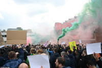 [ẢNH] CĐV quá khích làm loạn sân Old Trafford trước đại chiến M.U - Liverpool