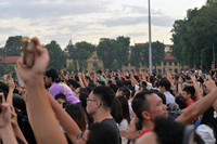 Hàng nghìn người cùng hát Quốc ca khi dự lễ thượng cờ sáng 2-9 tại Hà Nội