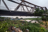 Ảnh: Người Hà Nội bất ngờ khi nước sông Hồng lên nhanh, tràn vào khu dân cư