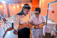 Ảnh: Người dân vùng ngập do nước sông Hồng lên cao ở Hà Nội được di dời đến nơi an toàn