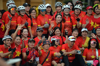 Hàng nghìn người cùng hát Quốc ca khi dự lễ thượng cờ sáng 2-9 tại Hà Nội