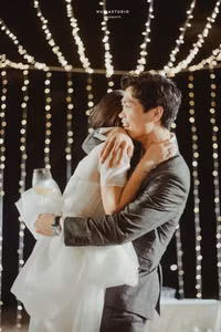 [ẢNH] Công Phượng khoe ảnh cưới đẹp lung linh ngày đầu năm mới